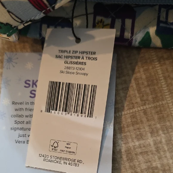 Snoopy Quilted Crossbody Bag - Multicolor - Picture 8 of 9